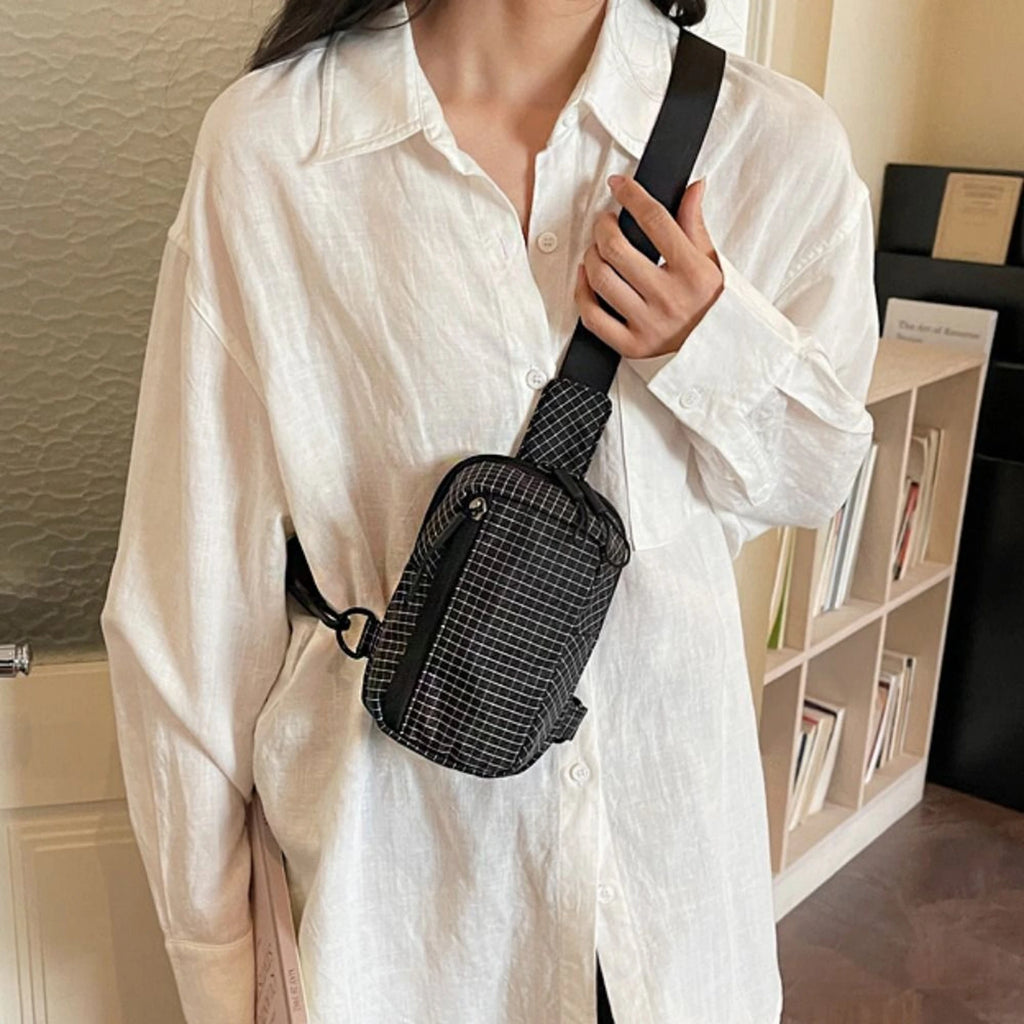 Multifunctional Nylon Chest Bag Waterproof Lightweight Crossbody Bag for Men & Women, Ideal for Active Lifestyles